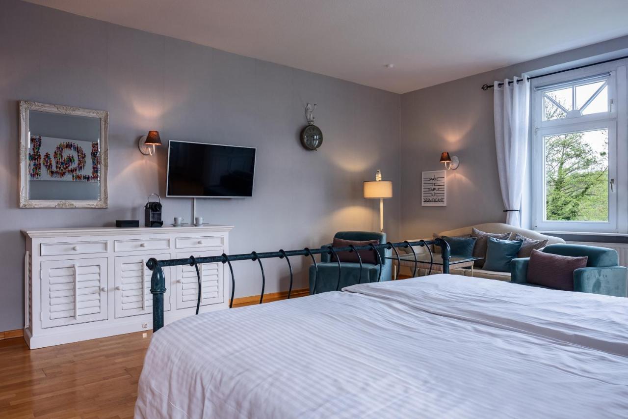 Waterfront21 & Hotel 4*